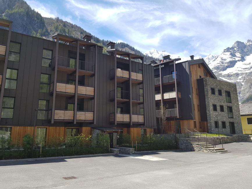Maggio 2015 – Ottobre 201 – Realizzazione di complesso residenziale prima casa in loc. Larzey comune di Courmayeur (AO)7