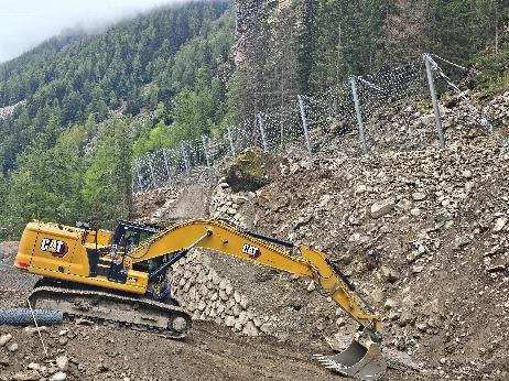 Agosto 2021 – Lavori di mitigazione del rischio di caduta massi in corrispondenza della progr. Km. 15+000 della S.R. n. 47 della valle di Cogne, in comune di Cogne